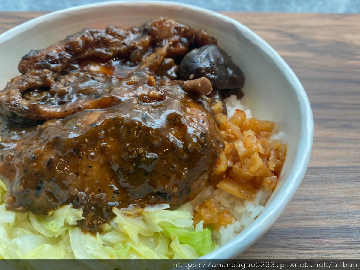 食記-台北市信義區正忠排骨飯(永吉店)新開幕!便當南霸
