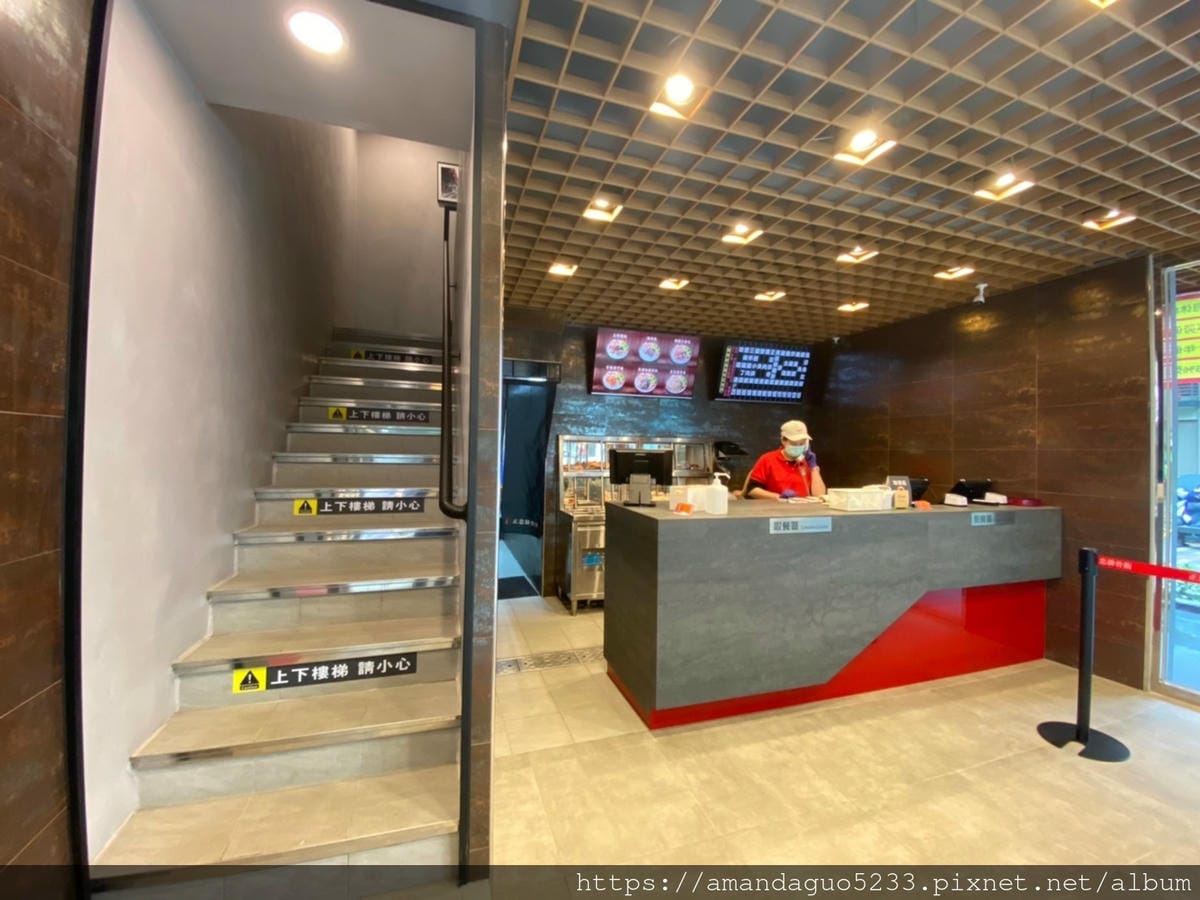 食記-台北市信義區正忠排骨飯(永吉店)新開幕!便當南霸