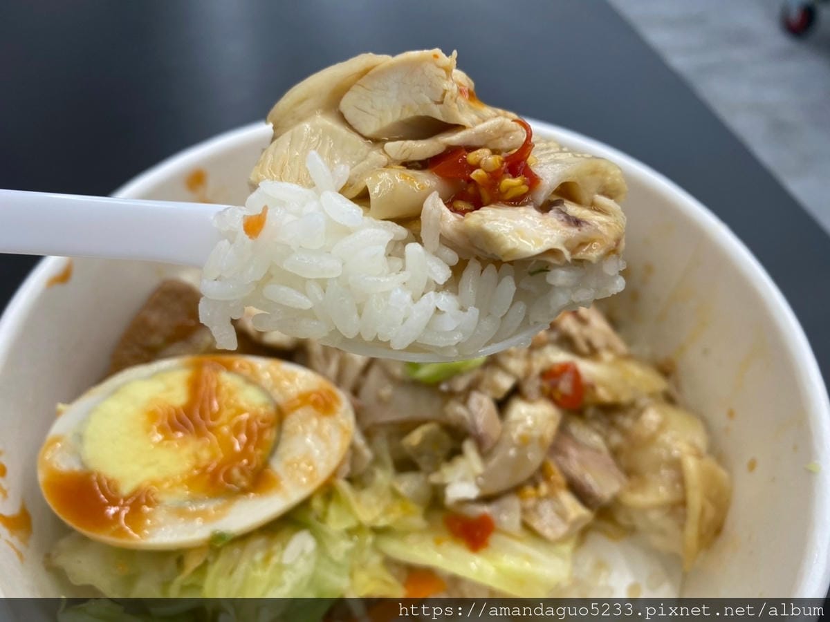 食記-台北市大安區本田雞肉東區新開發雞肉飯,肉質鮮甜醬 食記-台北市大安區本田雞肉東區新開發雞肉飯,肉質鮮甜醬