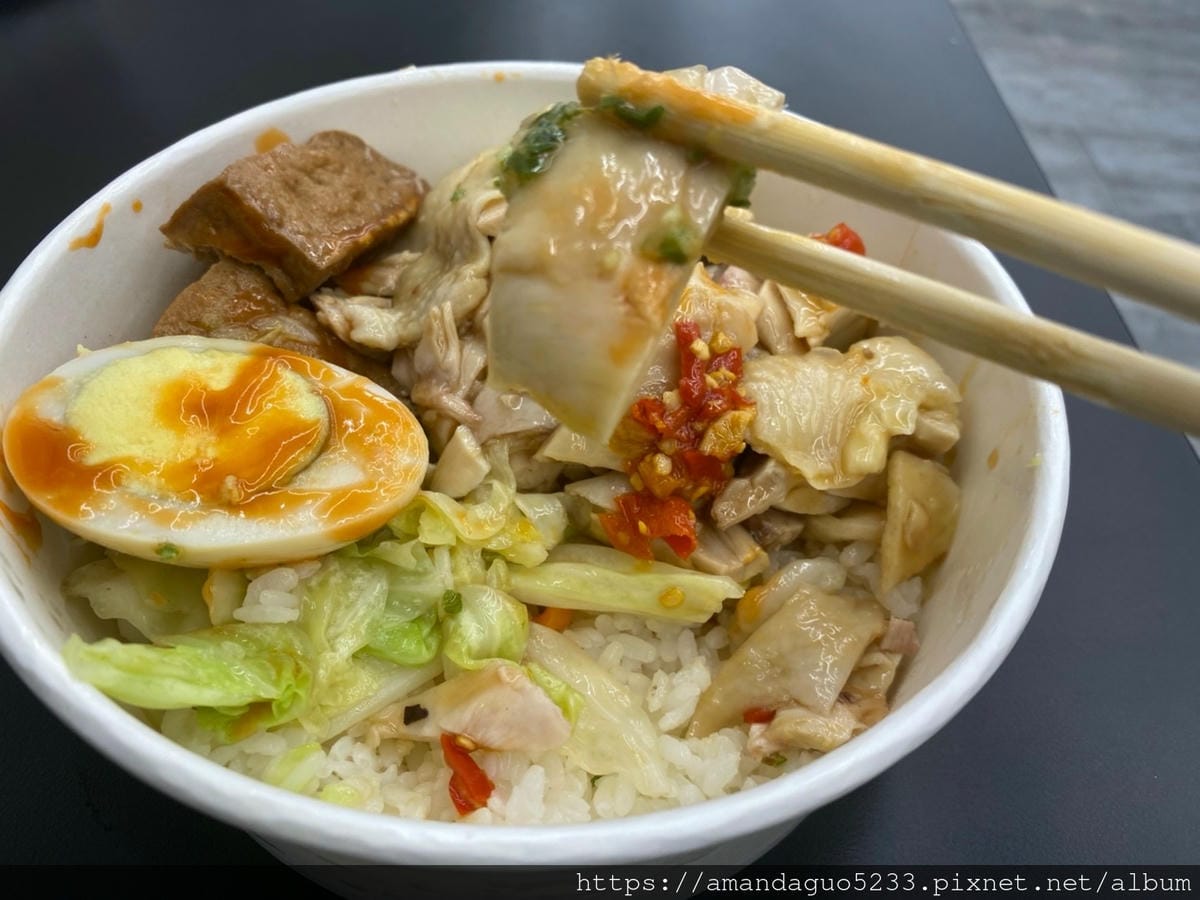 食記-台北市大安區本田雞肉東區新開發雞肉飯,肉質鮮甜醬 食記-台北市大安區本田雞肉東區新開發雞肉飯,肉質鮮甜醬