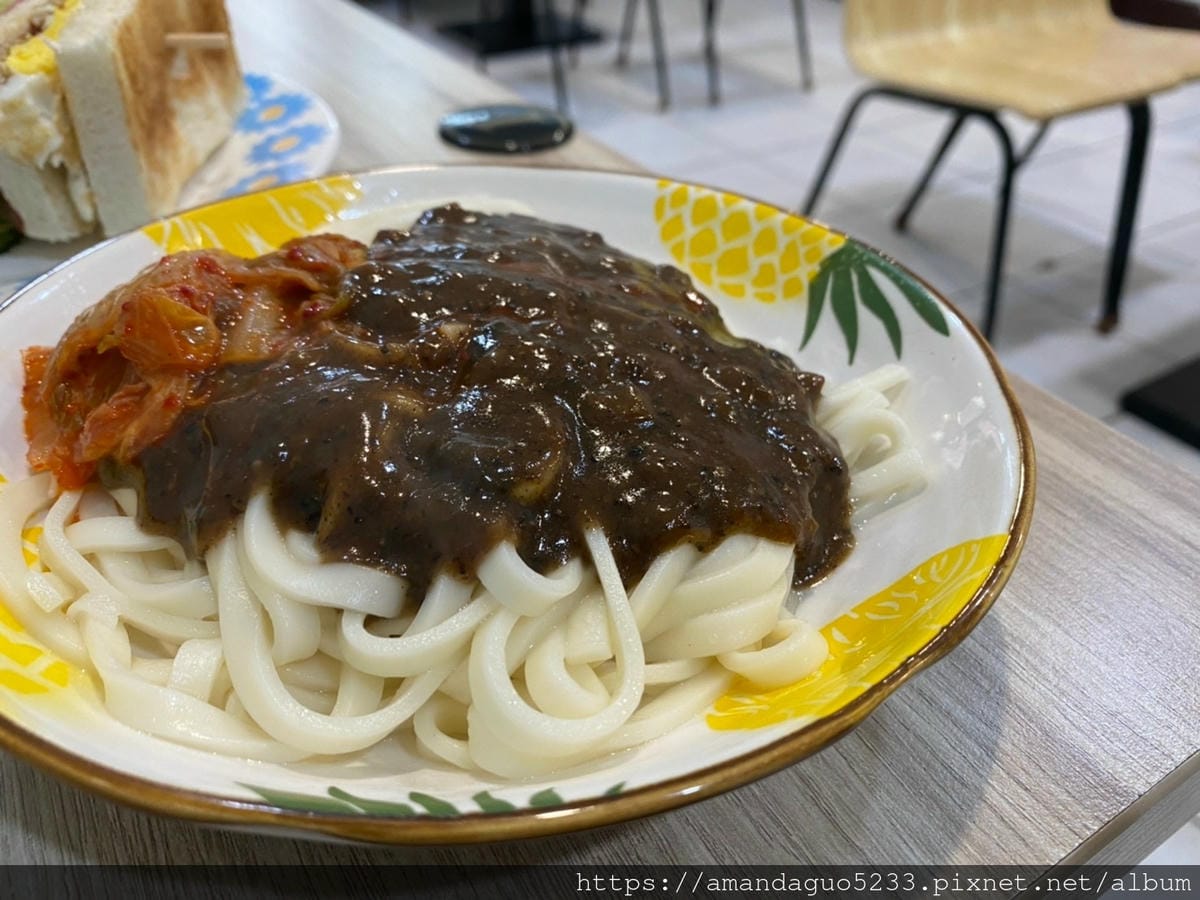 食記-新北市蘆洲區小濤谷早午餐蘆洲大份量早午餐,空間寬