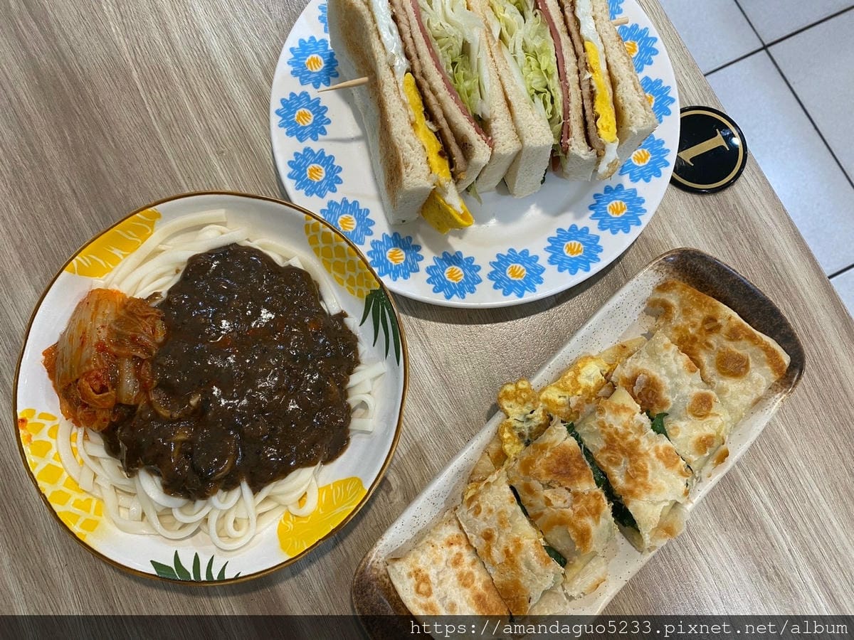 食記-新北市蘆洲區小濤谷早午餐蘆洲大份量早午餐,空間寬