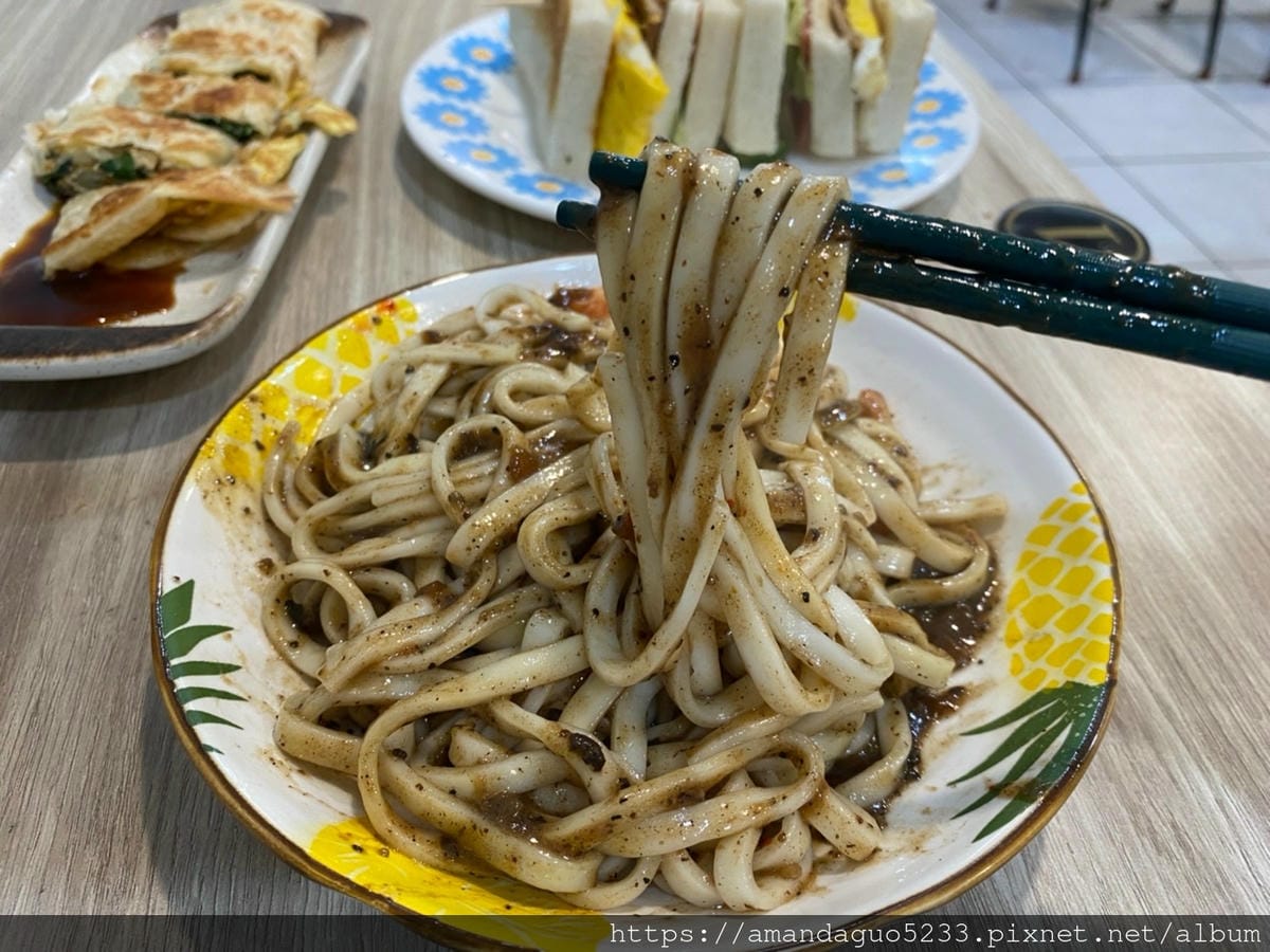 食記-新北市蘆洲區小濤谷早午餐蘆洲大份量早午餐,空間寬