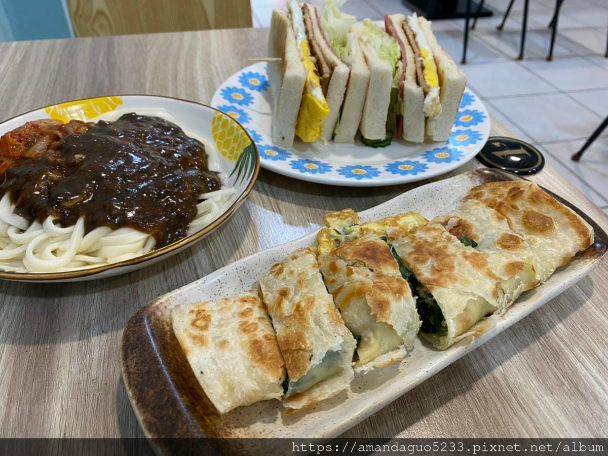 食記-新北市蘆洲區小濤谷早午餐蘆洲大份量早午餐,空間寬