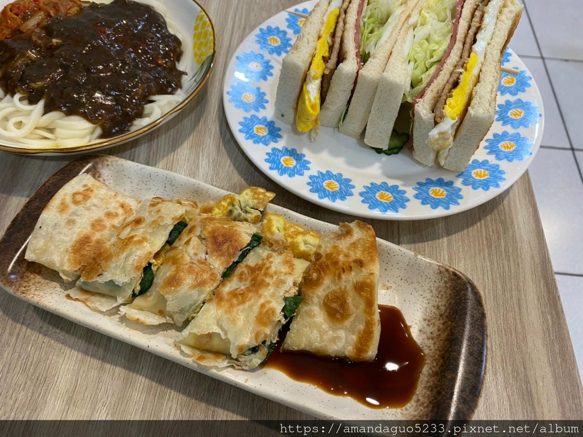 食記-新北市蘆洲區小濤谷早午餐蘆洲大份量早午餐,空間寬