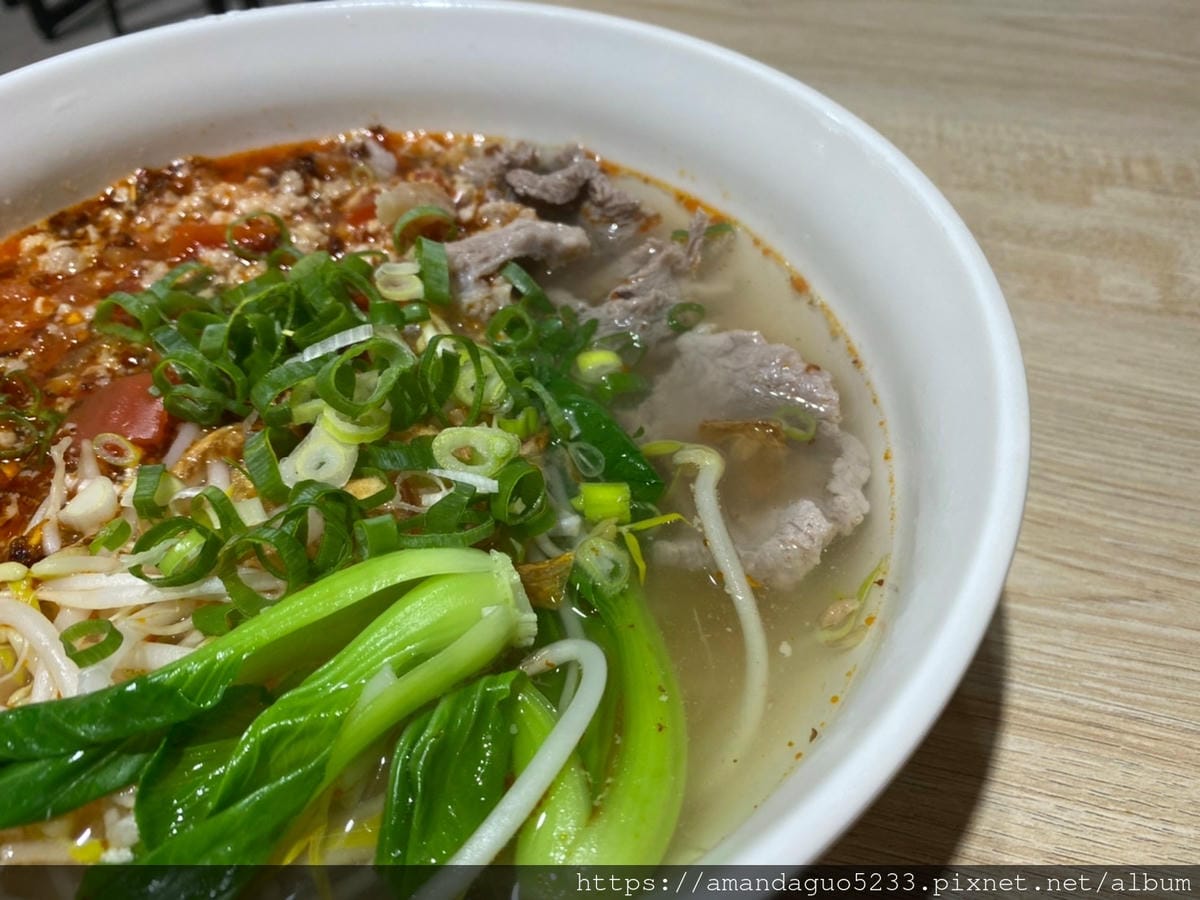 食記-台北市信義區皇泰泰 泰國船麵新開幕!泰國人開的泰