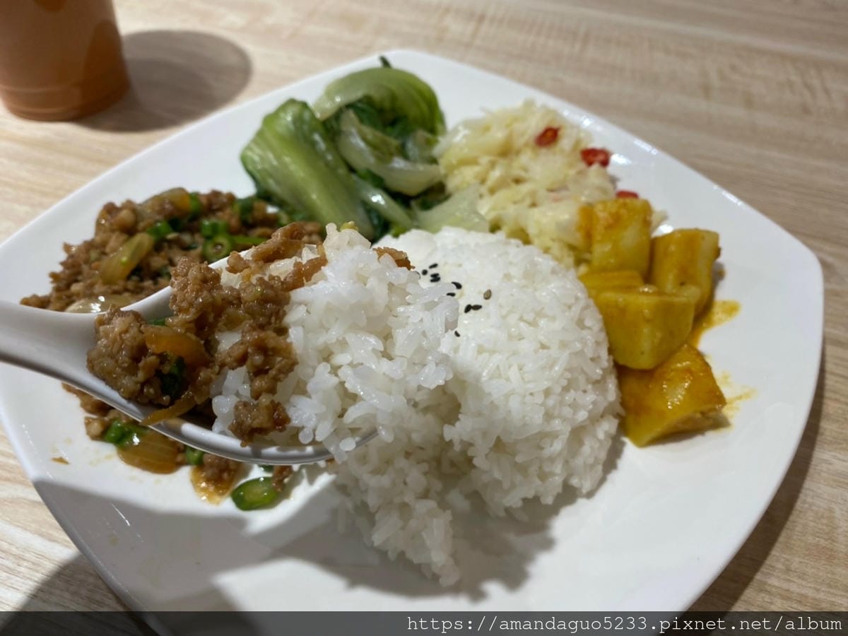 食記-台北市信義區皇泰泰 泰國船麵新開幕!泰國人開的泰