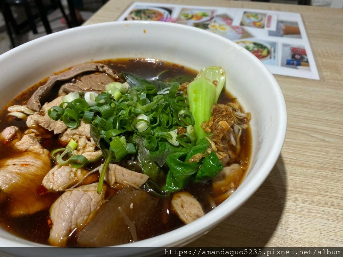 食記-台北市信義區皇泰泰 泰國船麵新開幕!泰國人開的泰