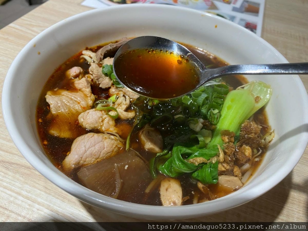 食記-台北市信義區皇泰泰 泰國船麵新開幕!泰國人開的泰