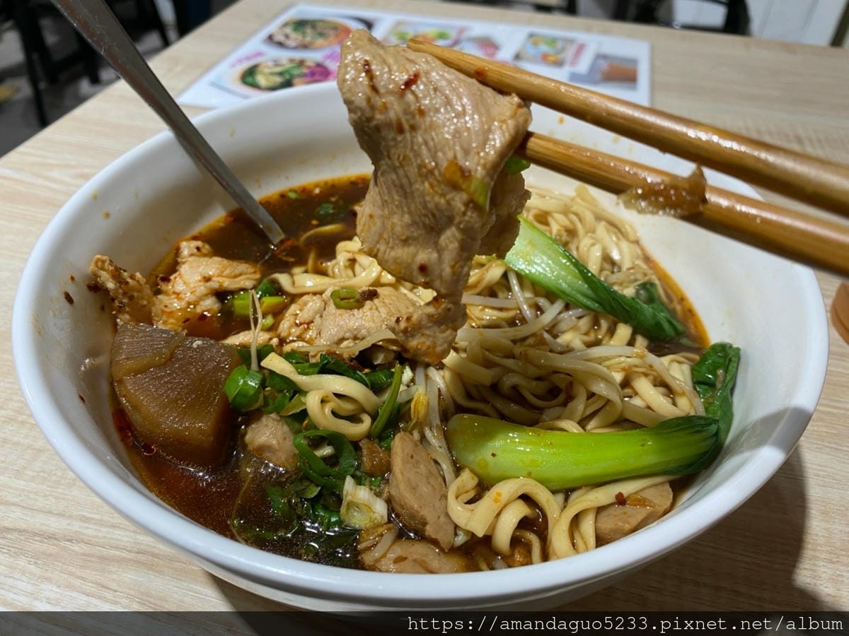 食記-台北市信義區皇泰泰 泰國船麵新開幕!泰國人開的泰