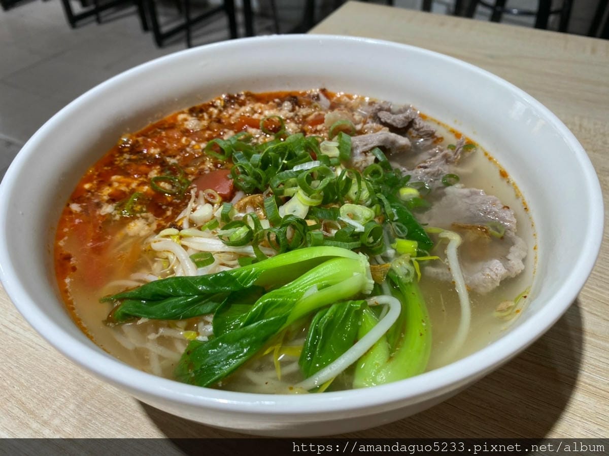 食記-台北市信義區皇泰泰 泰國船麵新開幕!泰國人開的泰