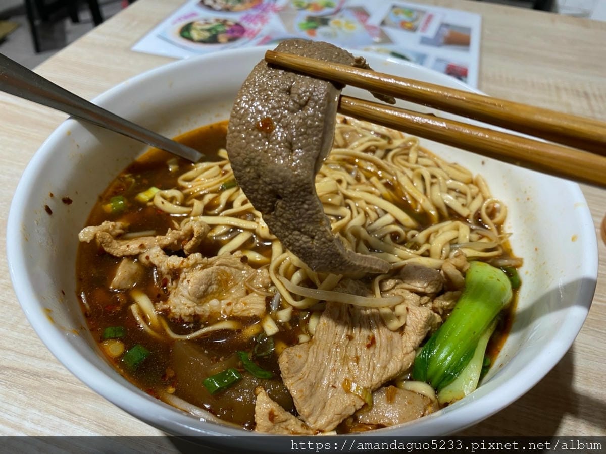 食記-台北市信義區皇泰泰 泰國船麵新開幕!泰國人開的泰