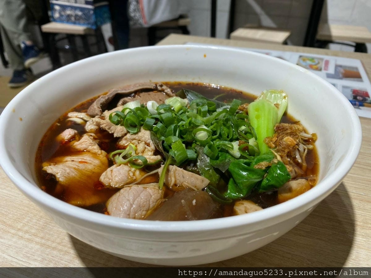 食記-台北市信義區皇泰泰 泰國船麵新開幕!泰國人開的泰