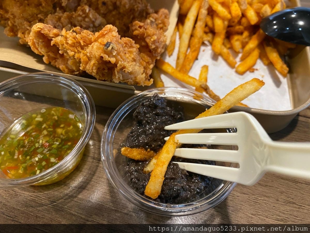 食記-台北市信義區嘶咔炸雞新開幕!炸雞控必點美國南方經 食記-台北市信義區嘶咔炸雞新開幕!炸雞控必點美國南方經