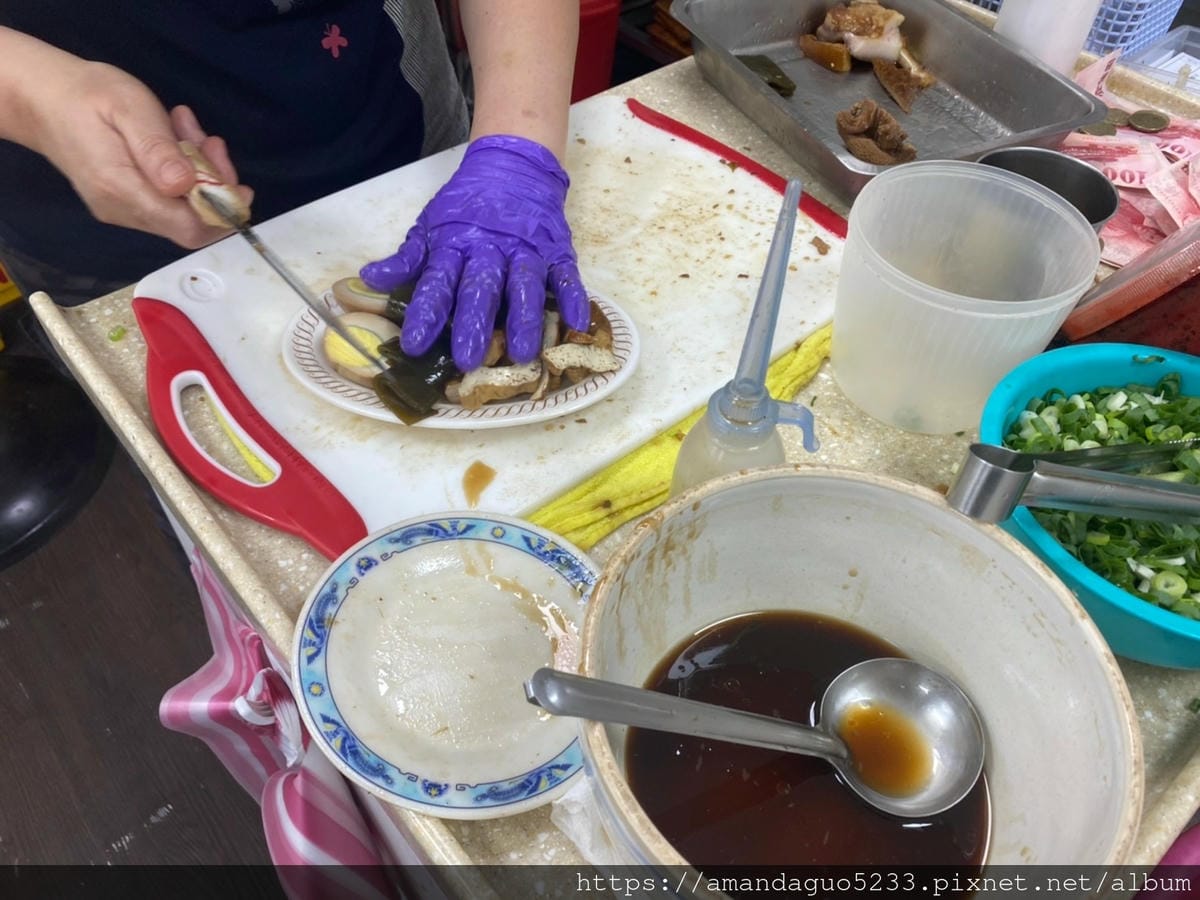 食記-台北市信義區小陳牛肉麵永春站人氣牛肉麵,湯濃肉大