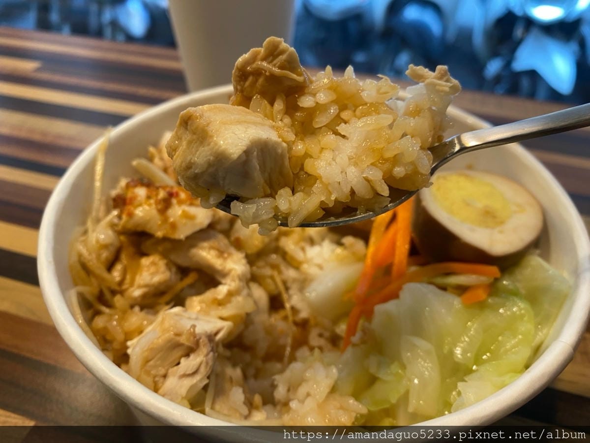 食記-台北市信義區雞肉幫新開幕!松菸附近雞肉飯料理,嗜