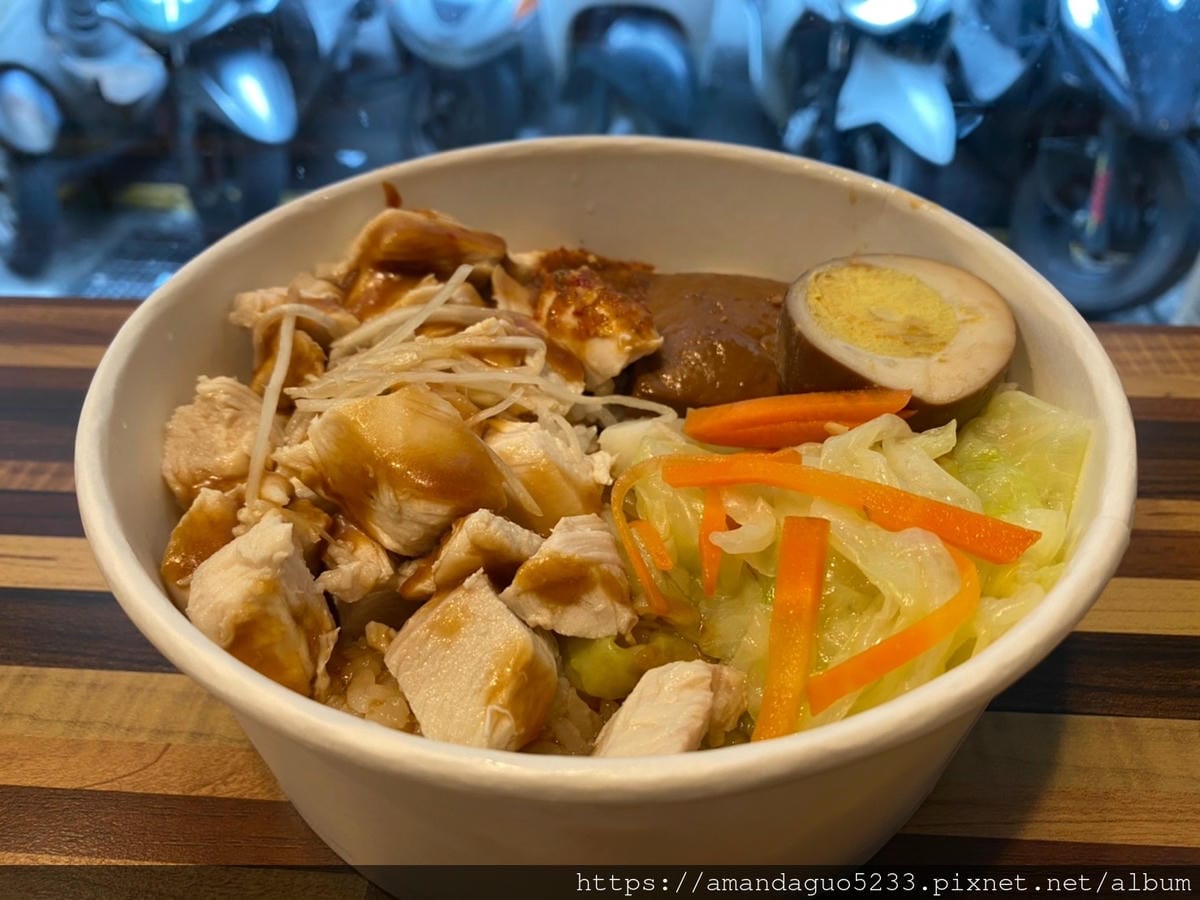 食記-台北市信義區雞肉幫新開幕!松菸附近雞肉飯料理,嗜