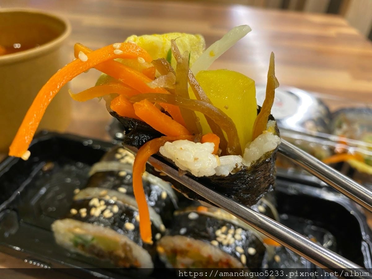 食記-台北市信義區女王飯捲新開幕!鳳梨酥達人高女婿改賣
