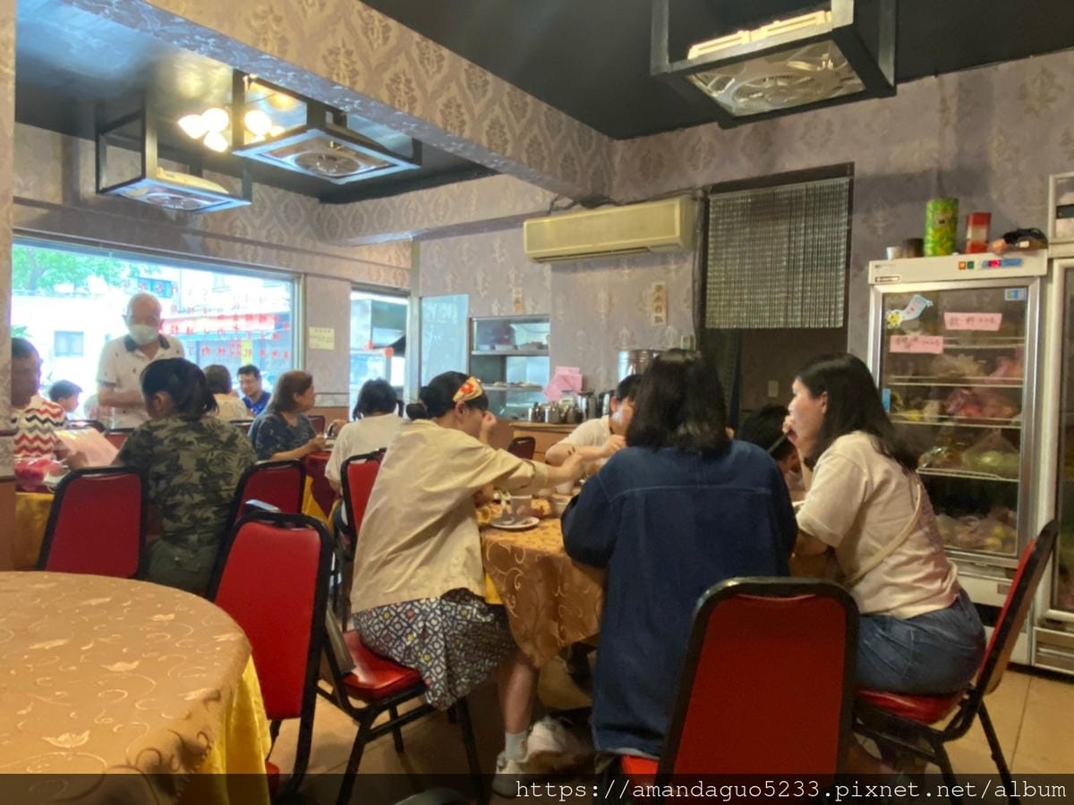 食記-台北市信義區公園餡餅粥永春站平價老餐館,首度嚐試 食記-台北市信義區公園餡餅粥永春站平價老餐館,首度嚐試