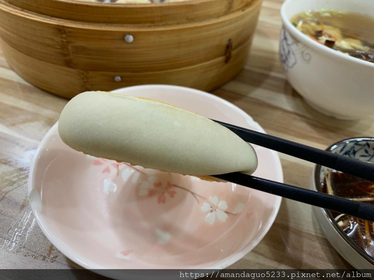 食記-台北市信義區同花順餡餅粥每日手桿麵皮現點現做,牛 食記-台北市信義區同花順餡餅粥每日手桿麵皮現點現做,牛