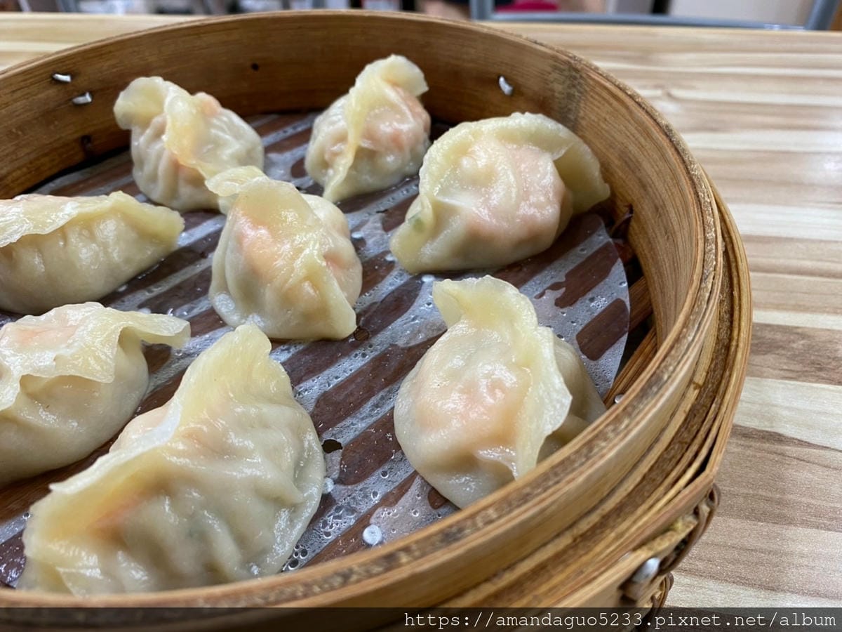 食記-台北市信義區同花順餡餅粥每日手桿麵皮現點現做,牛 食記-台北市信義區同花順餡餅粥每日手桿麵皮現點現做,牛