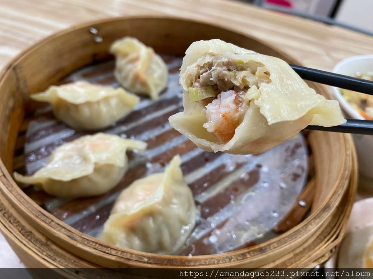 食記-台北市信義區同花順餡餅粥每日手桿麵皮現點現做,牛 食記-台北市信義區同花順餡餅粥每日手桿麵皮現點現做,牛