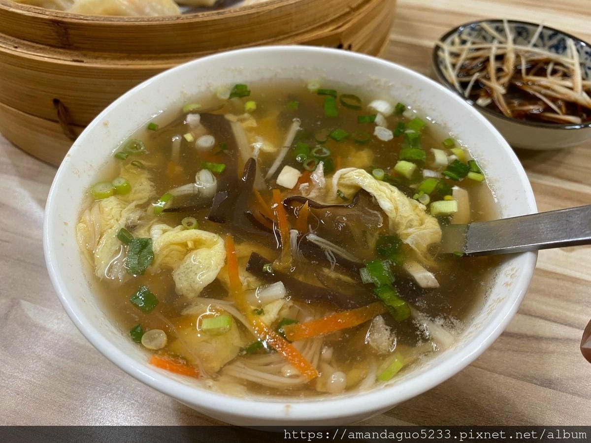 食記-台北市信義區同花順餡餅粥每日手桿麵皮現點現做,牛 食記-台北市信義區同花順餡餅粥每日手桿麵皮現點現做,牛