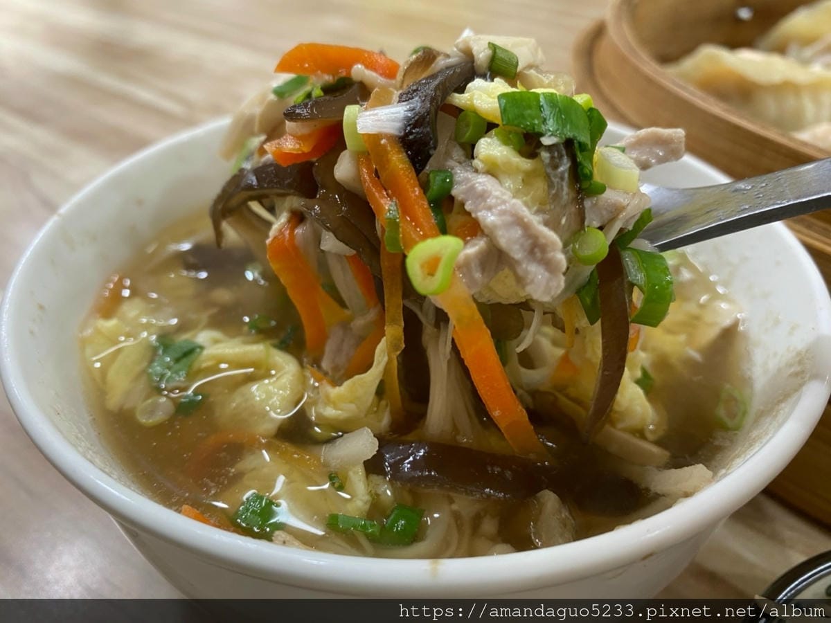 食記-台北市信義區同花順餡餅粥每日手桿麵皮現點現做,牛 食記-台北市信義區同花順餡餅粥每日手桿麵皮現點現做,牛