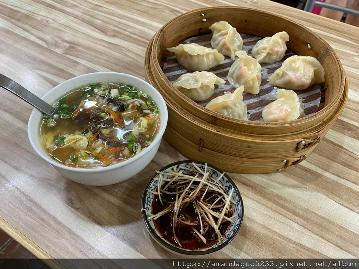 食記-台北市信義區同花順餡餅粥每日手桿麵皮現點現做,牛 食記-台北市信義區同花順餡餅粥每日手桿麵皮現點現做,牛