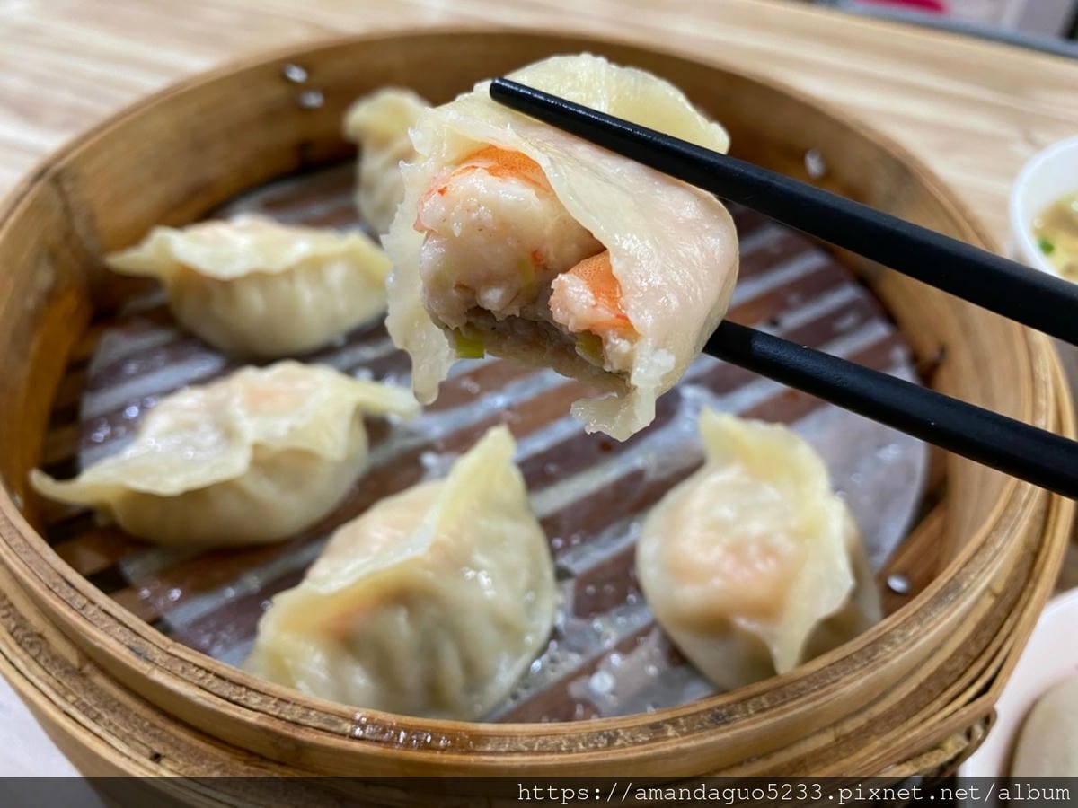 食記-台北市信義區同花順餡餅粥每日手桿麵皮現點現做,牛 食記-台北市信義區同花順餡餅粥每日手桿麵皮現點現做,牛