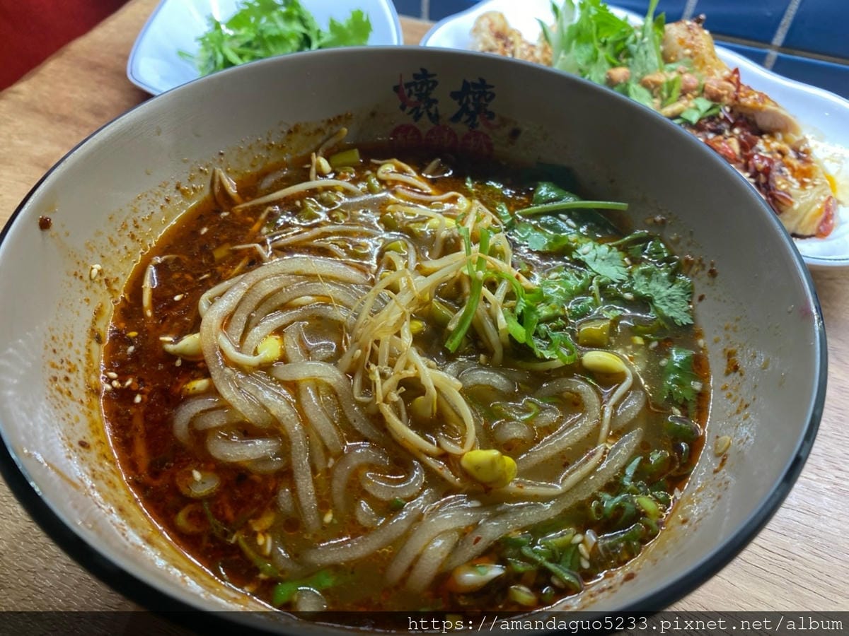 食記-台北市大安區孃孃酸辣粉讓人吃完大爆汗的酸辣粉,麻 食記-台北市大安區孃孃酸辣粉讓人吃完大爆汗的酸辣粉,麻