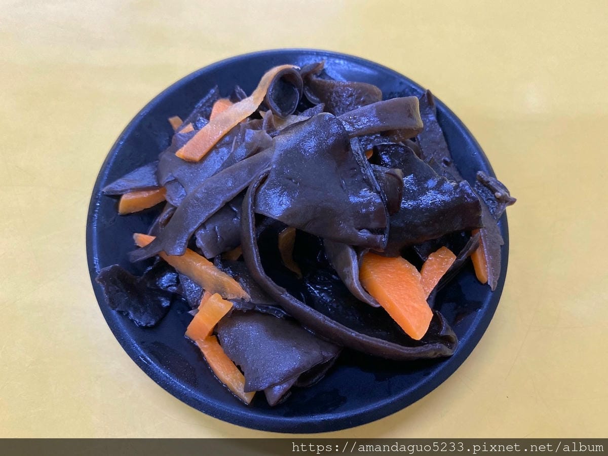 食記-台北市信義區許家黃金牛肉麵據說是綜藝天王愛的牛肉