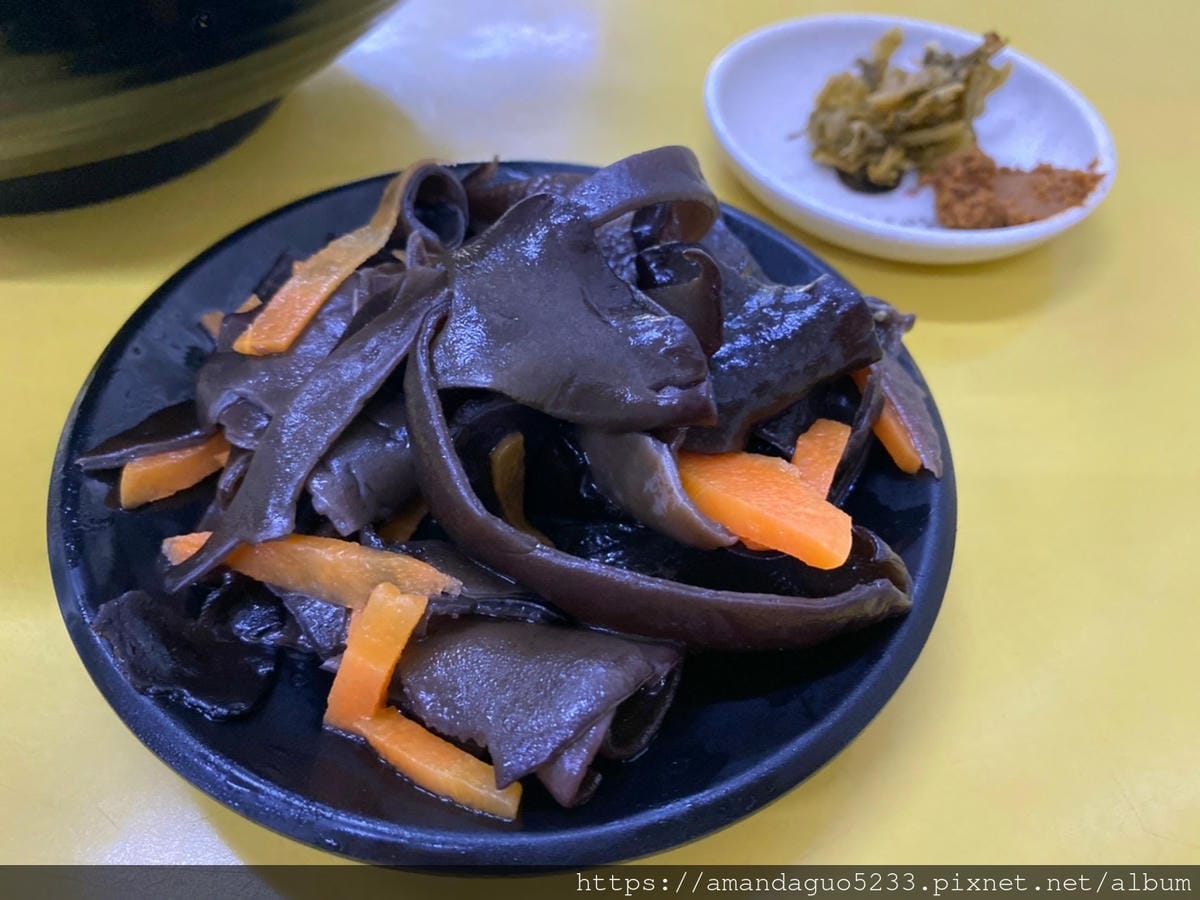 食記-台北市信義區許家黃金牛肉麵據說是綜藝天王愛的牛肉
