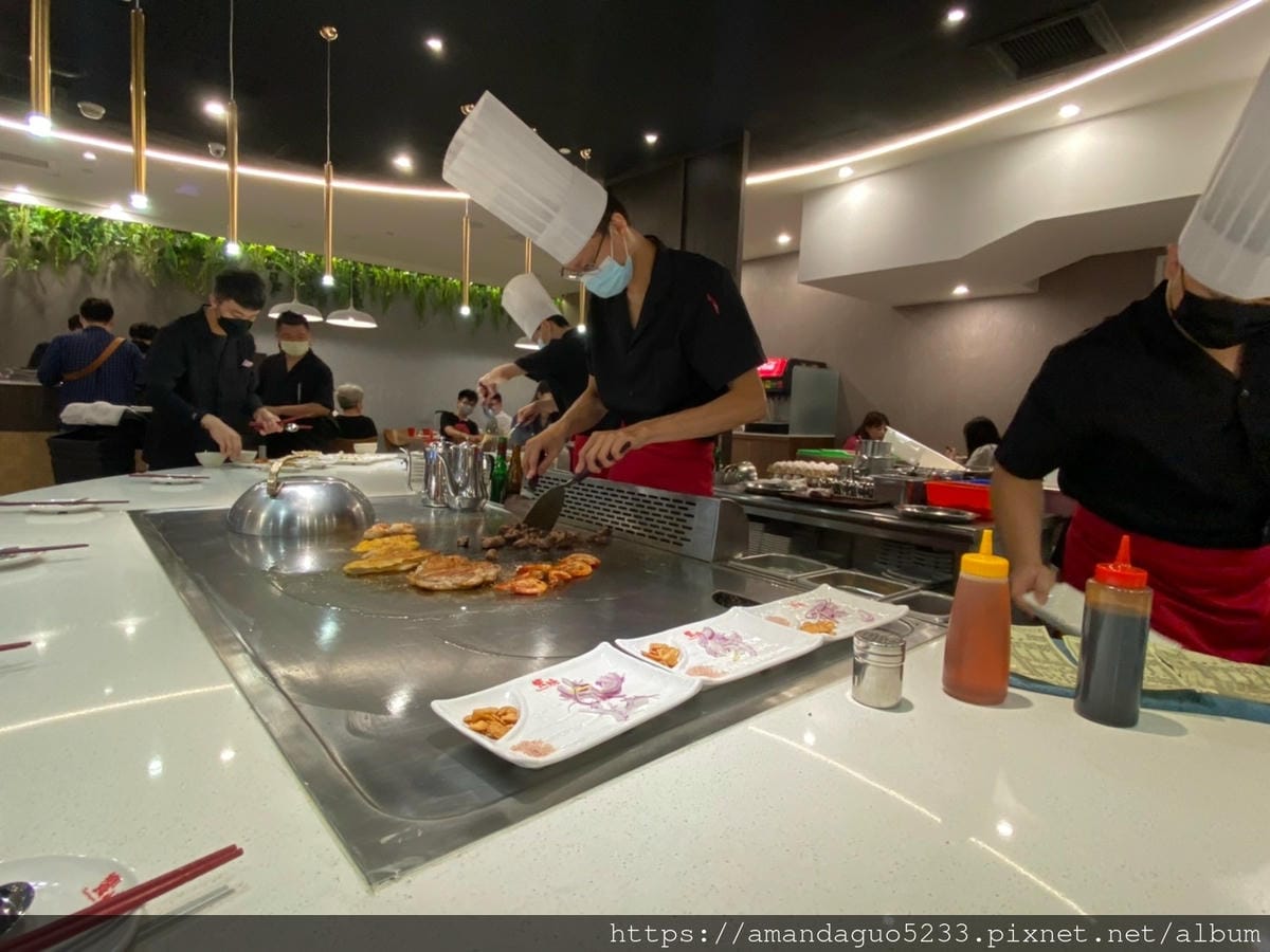 食記-台北市信義區饗燒板料理(統一時代台北店)新開幕! 食記-台北市信義區饗燒板料理(統一時代台北店)新開幕!