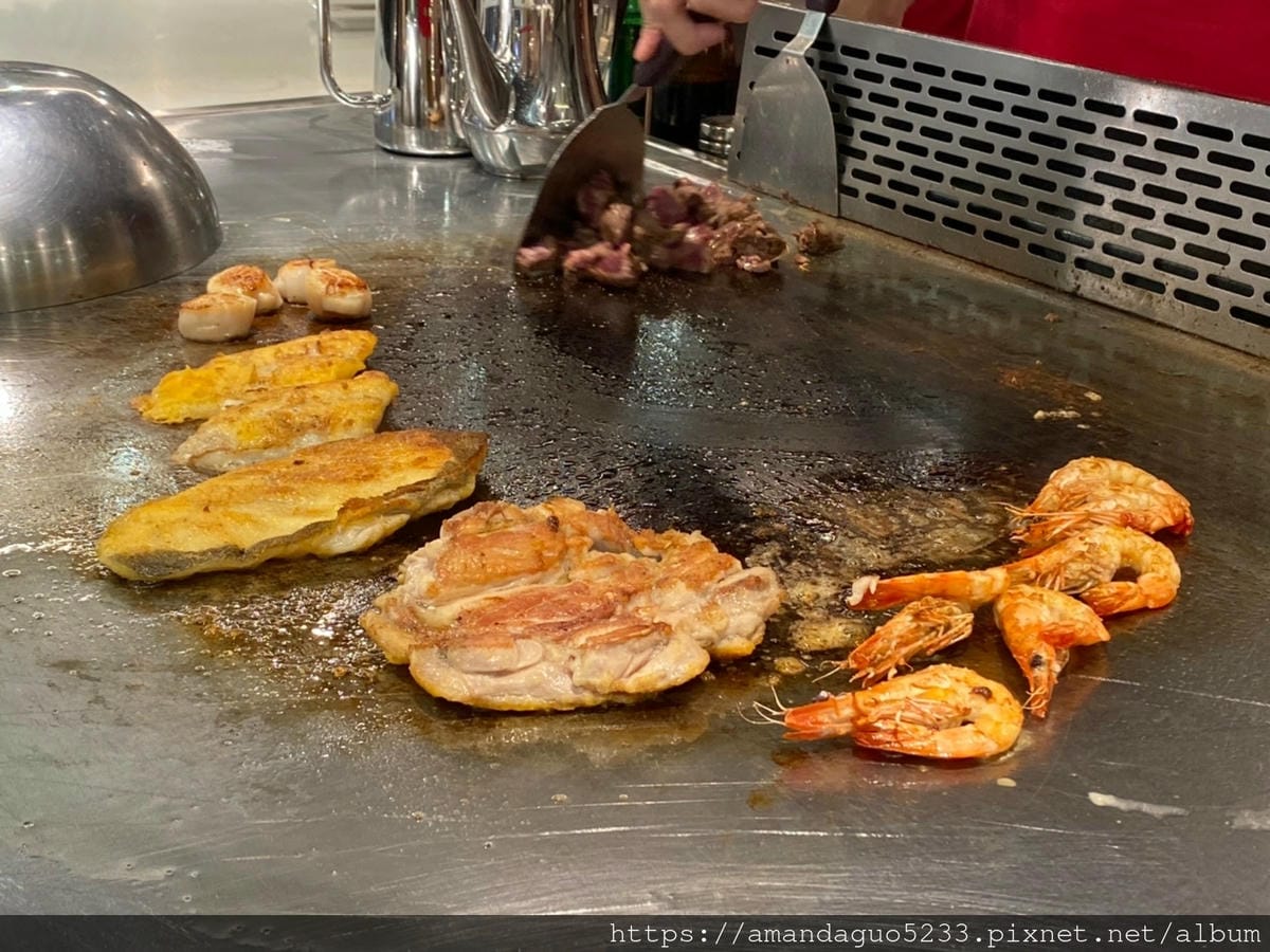 食記-台北市信義區饗燒板料理(統一時代台北店)新開幕! 食記-台北市信義區饗燒板料理(統一時代台北店)新開幕!
