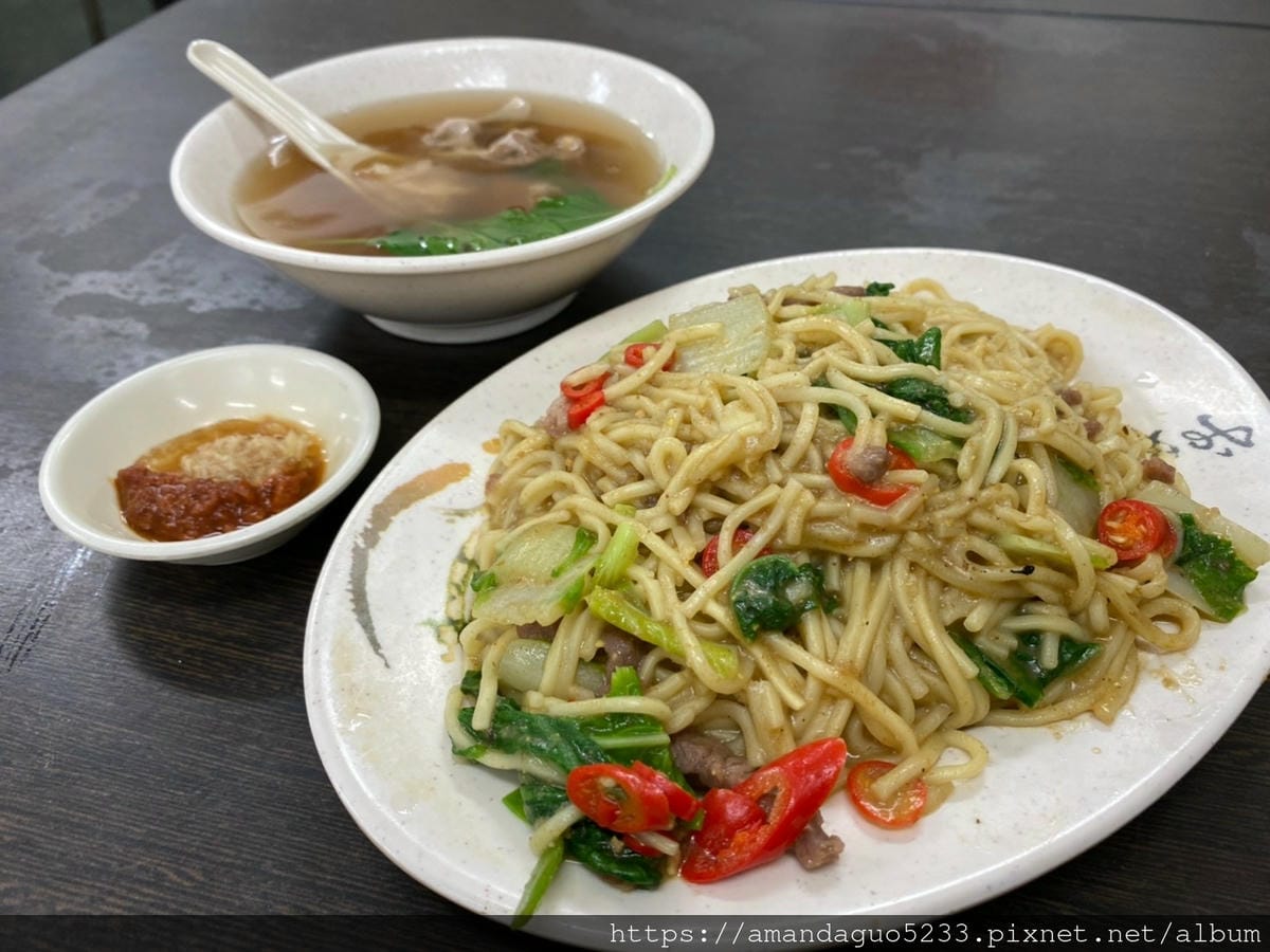 食記-台北市大安區老李牛雜通化夜市人氣牛肉料理,整個牆 食記-台北市大安區老李牛雜通化夜市人氣牛肉料理,整個牆