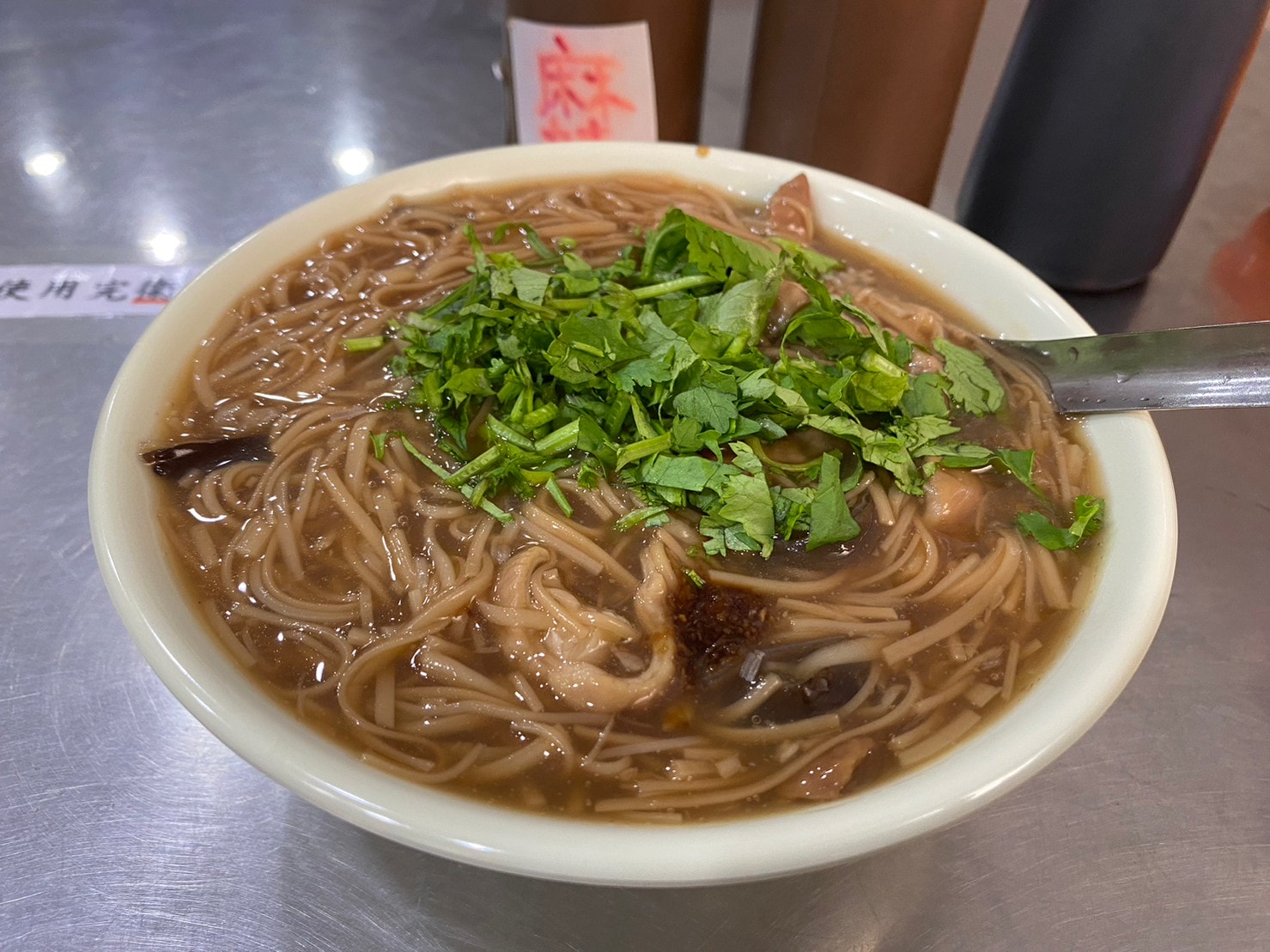 ｜食記-新北市三重區｜仁政蕭家大腸麵線｜市場內老字號大腸麵線，麵線大腸頭直接來一組就對了！