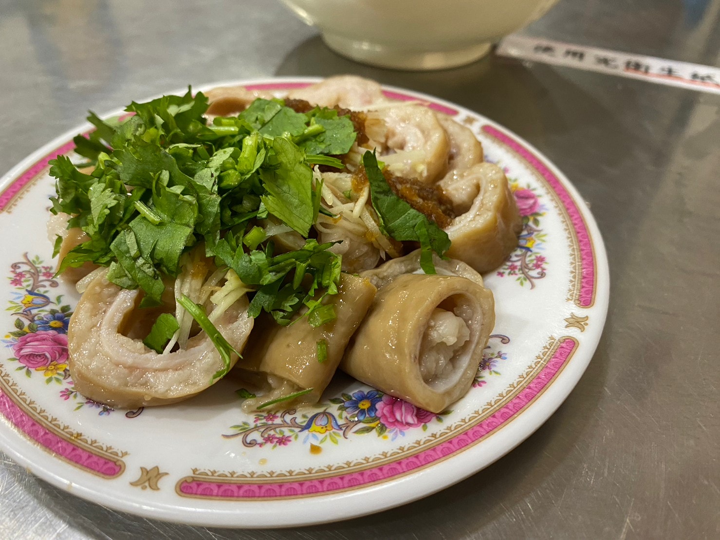 ｜食記-新北市三重區｜仁政蕭家大腸麵線｜市場內老字號大腸麵線，麵線大腸頭直接來一組就對了！