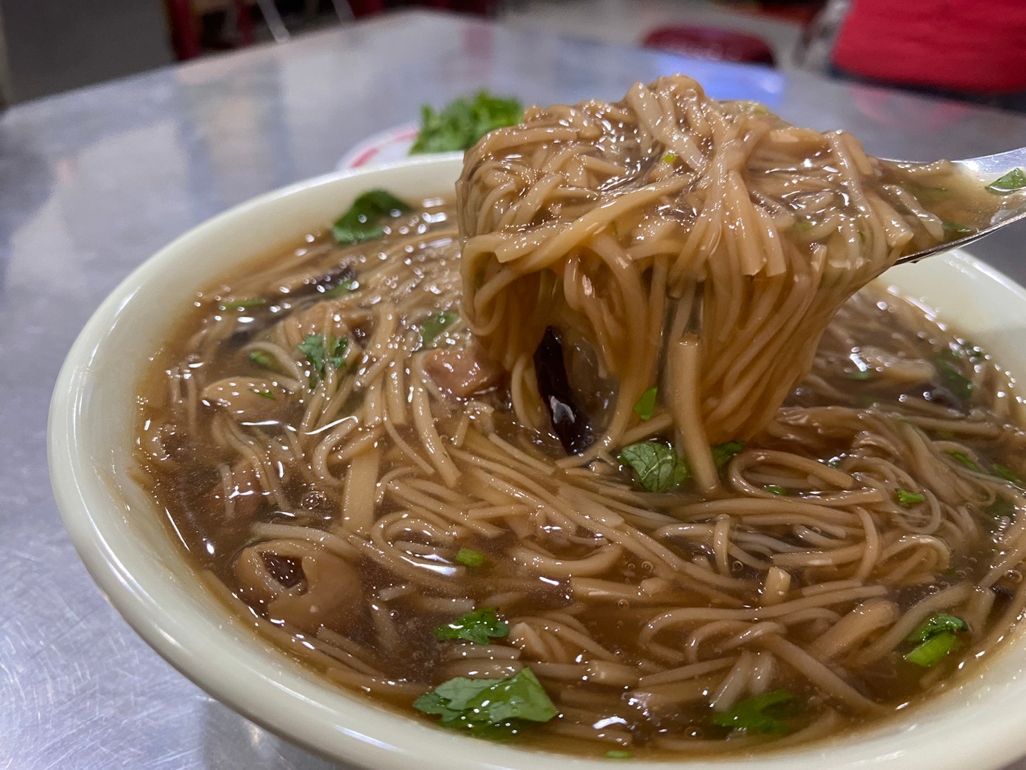 ｜食記-新北市三重區｜仁政蕭家大腸麵線｜市場內老字號大腸麵線，麵線大腸頭直接來一組就對了！