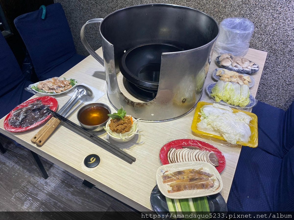食記-新北市新莊區雅香石頭火鍋(新莊店)隱身在二樓的老