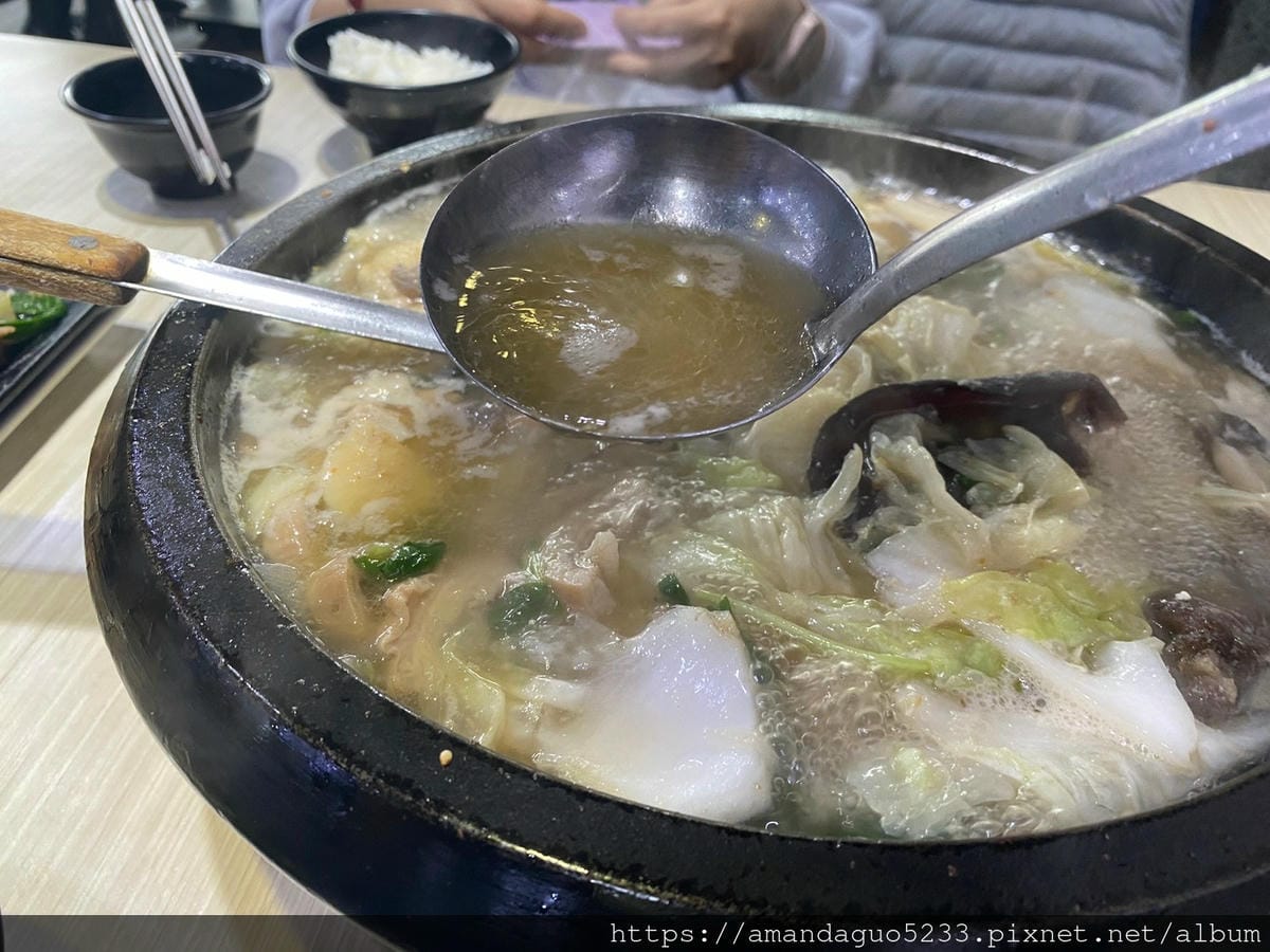 食記-新北市新莊區雅香石頭火鍋(新莊店)隱身在二樓的老