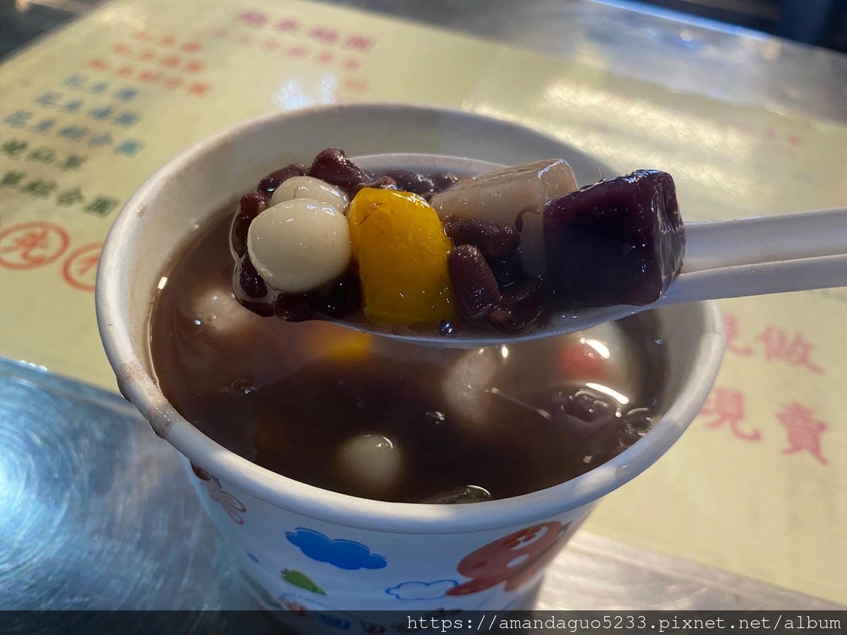食記-新北市蘆洲區越來越圓手工芋圓專賣蘆洲夜市甜湯攤,
