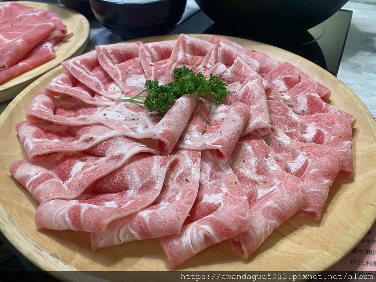 食記-台北市信義區養鍋(台北松菸店)捷運市府站平價肉量 食記-台北市信義區養鍋(台北松菸店)捷運市府站平價肉量