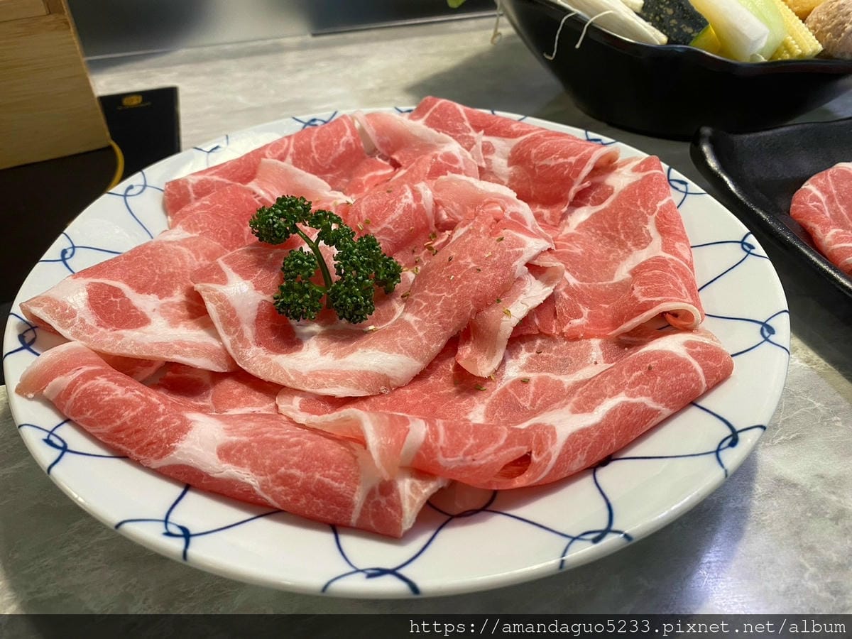 食記-台北市信義區養鍋(台北松菸店)捷運市府站平價肉量 食記-台北市信義區養鍋(台北松菸店)捷運市府站平價肉量
