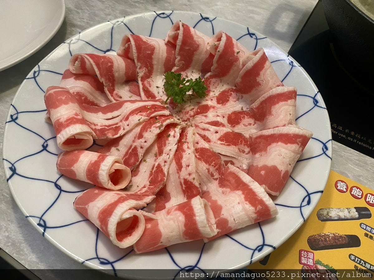 食記-台北市信義區養鍋(台北松菸店)捷運市府站平價肉量 食記-台北市信義區養鍋(台北松菸店)捷運市府站平價肉量