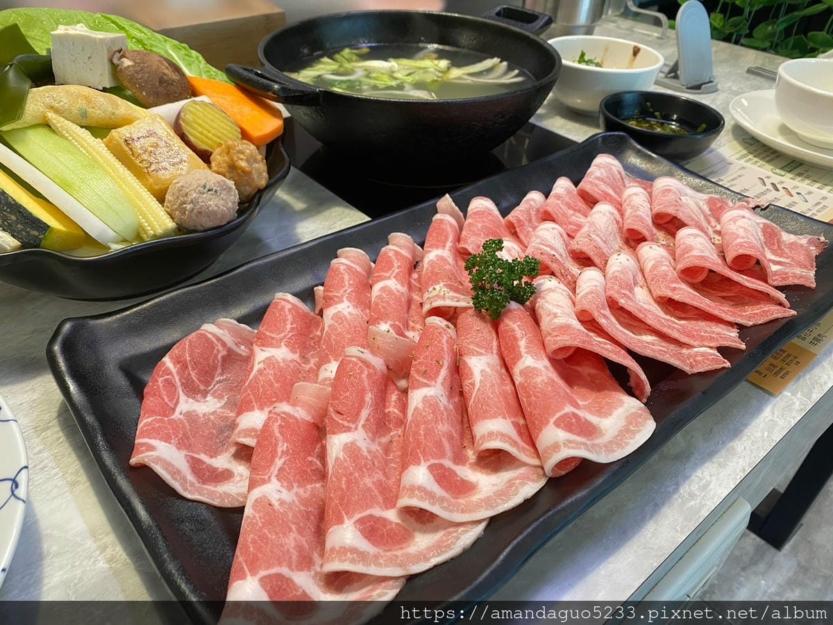食記-台北市信義區養鍋(台北松菸店)捷運市府站平價肉量 食記-台北市信義區養鍋(台北松菸店)捷運市府站平價肉量
