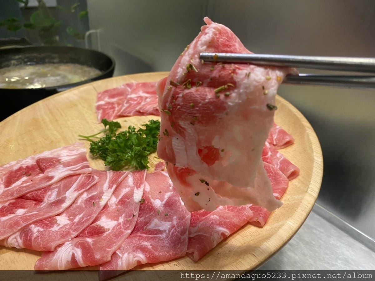 食記-台北市信義區養鍋(台北松菸店)捷運市府站平價肉量 食記-台北市信義區養鍋(台北松菸店)捷運市府站平價肉量