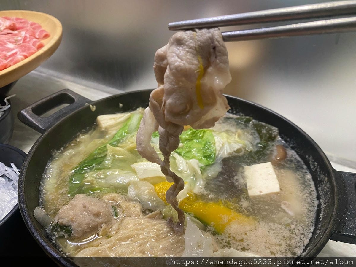 食記-台北市信義區養鍋(台北松菸店)捷運市府站平價肉量 食記-台北市信義區養鍋(台北松菸店)捷運市府站平價肉量
