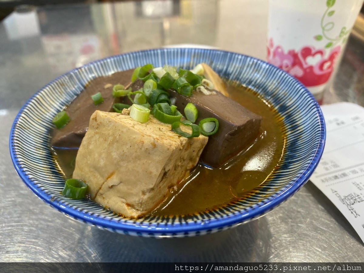 食記-台北市信義區老王原汁牛肉麵不用自賣自誇,湯汁濃郁
