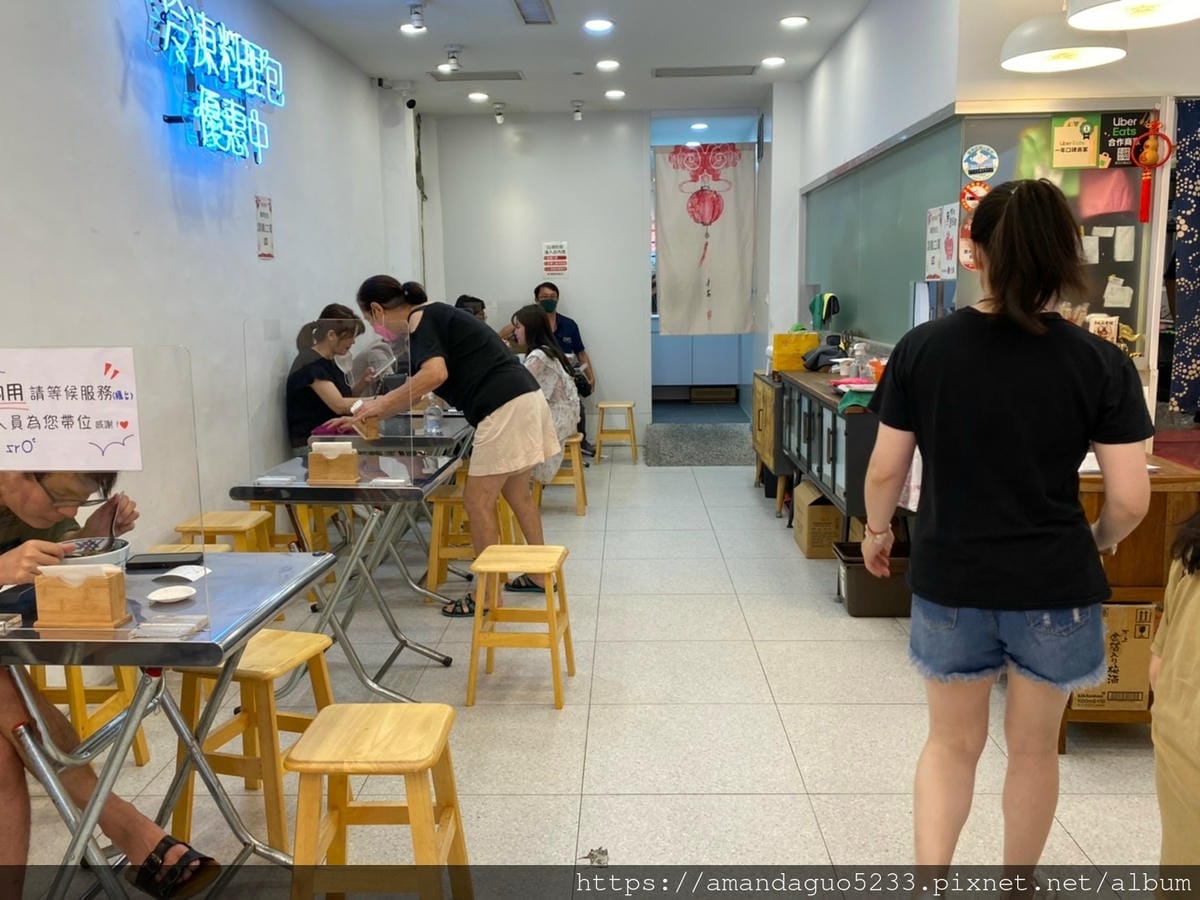 食記-台北市信義區老王原汁牛肉麵不用自賣自誇,湯汁濃郁